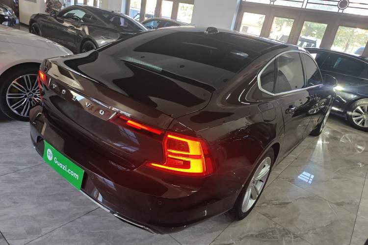 Used Volvo S90 2017 T4 Zhiyi Edition
