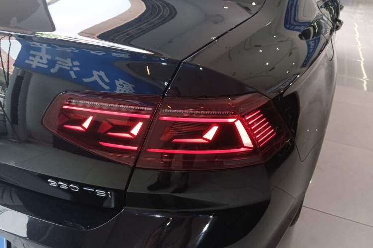 Used Volkswagen Magotan 2023 2 Million Units Limited Edition 330TSI DSG Leading Version