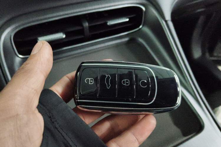 Used Chery Tiggo 8 PLUS 2025 290TGDI DCT Luxury 5-Seater Vehicle Key