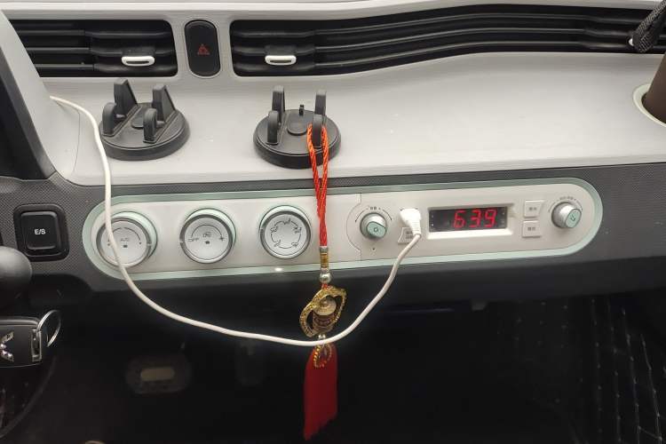 Used Wuling Hongguang MINIEV 2021 Macaron Premium Model – Lithium Iron Phosphate Audio And AC Panel