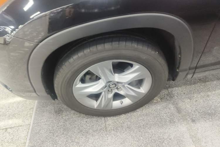 Used Toyota Highlander 2018 2.0T Four-Wheel Drive Luxury Edition 7 Seats China V Emission Standard
