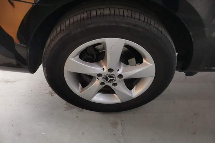 Used Mercedes-Benz Vito 2018 2.0T Business Version China VI Emission Standard Right Rear Wheel Hub