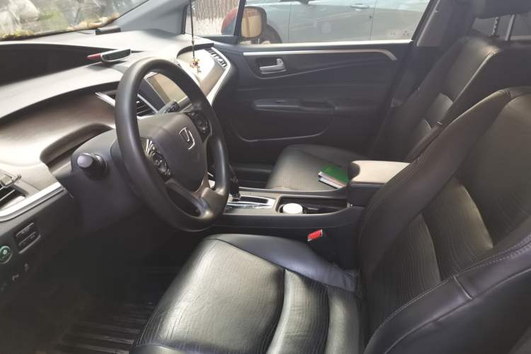 Used Honda Jade 2014 1.8L CVT Luxury Edition 5 seats Left Front Seat