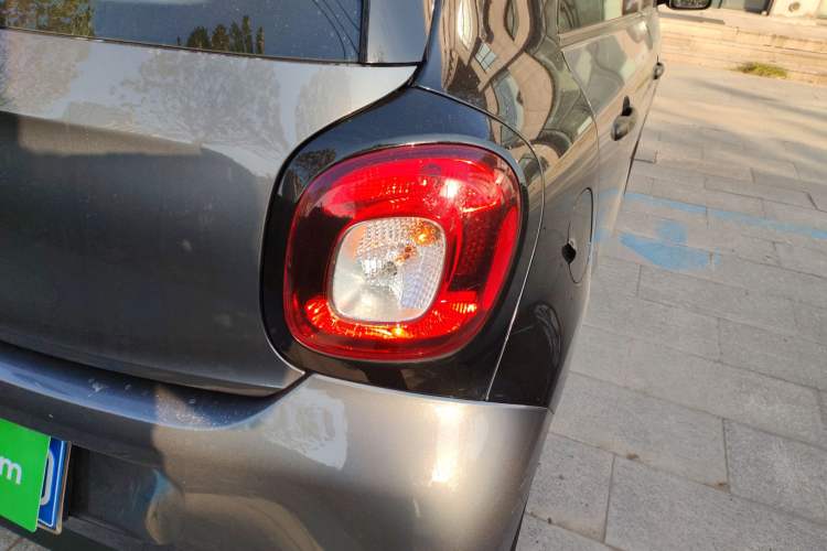 Used smart forfour 2018 1.0L 52 kW Dynamic Edition
