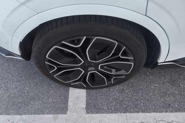 Used Avatr 11 2023 Long-Range Single-Motor Version 5 Seats
