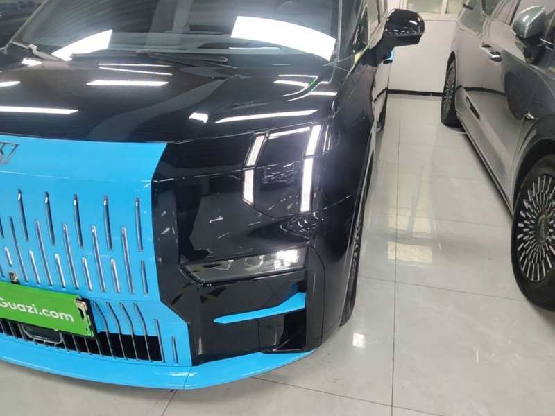 Used Zeekr 009 2024 7-Seater Walk-Through Version Four-Wheel Drive 108 kWh — 23