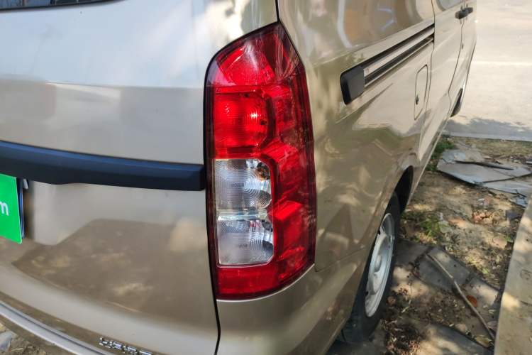 Used Wuling Hongguang V 2022 1.5L Jingqu Edition Electric-Assist LAR Exterior 3