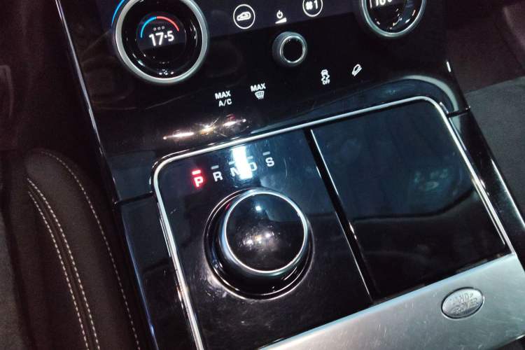 Used Land Rover Range Velar 2019 250 PS
