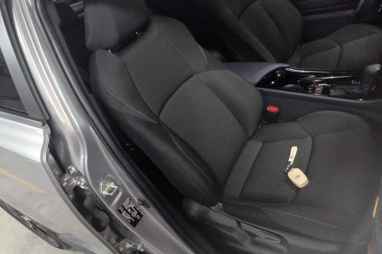 Used Toyota IZOA 2021 2.0L Yichi SPORT
