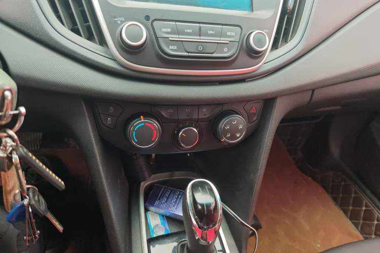 Used Chevrolet Cavalier 2019 325T Dual-Clutch Xinyue Edition Audio And AC Panel