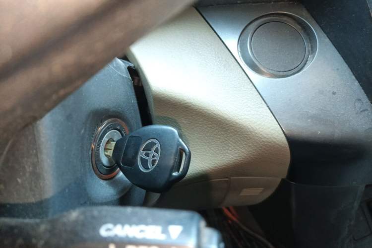 Used Toyota RAV4 2011 2.4L Automatic 4x4 Luxury Edition Vehicle Key