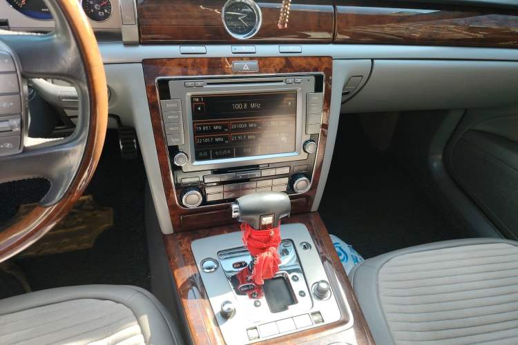 Used Volkswagen Phaeton 2011 3.6L V6 5-Seater Extended Comfort Version
