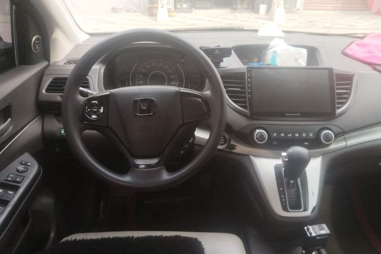 Used Honda CR-V 2012 2.0L two-wheel drive urban version
