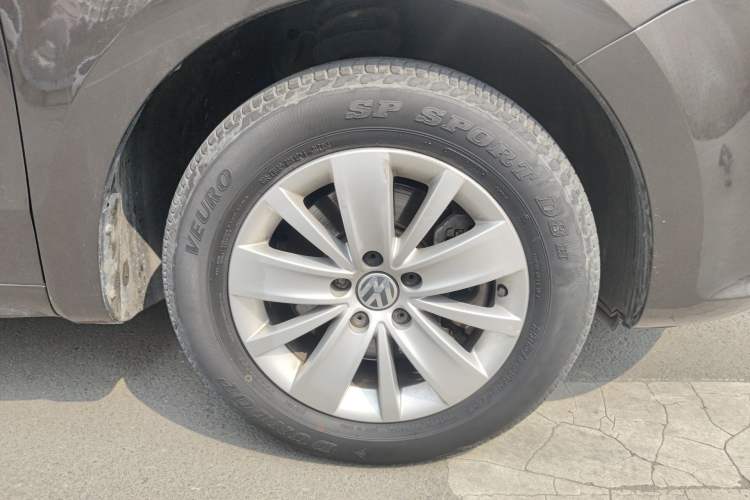 Used Volkswagen Sharan 2018 280TSI Enjoyment Model 7 Seats Right Front Wheel Hub