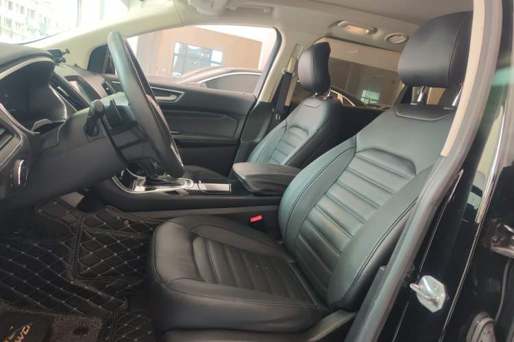 Used Ford Edge 2018 EcoBoost 245 Two-Wheel-Drive Titanium 7-Seater China V Standard
