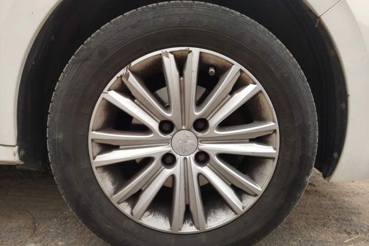 Used Peugeot 301 2014 1.6L Manual Luxury Edition