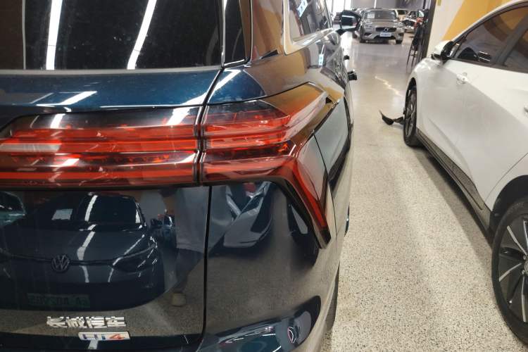 Used Wey Lanshan 2025 Four-Wheel Drive Ultra Right Rear Taillight