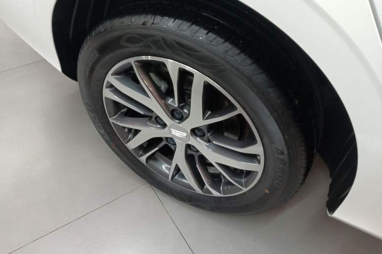 Used Geely Auto Emgrand 2023 4th Generation Champion Edition 1.5L CVT Luxury Model Right Rear Wheel Hub