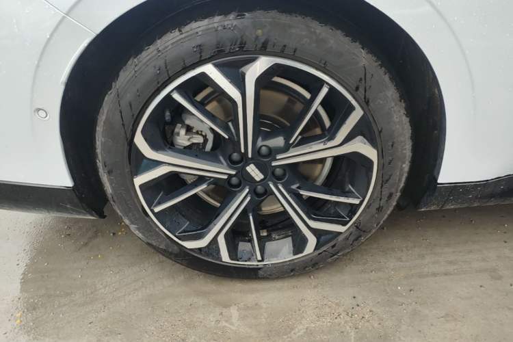 Used Geely Galaxy E8 2025 700 km Long-Range Intelligent Driving Version