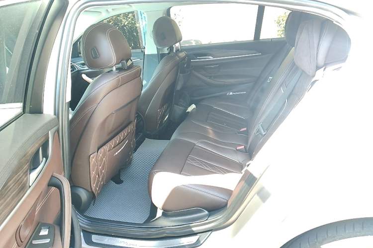 Used BMW 5 Series 2019 Facelifted 530Li Leading Edition Luxury Package
