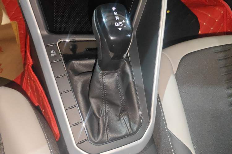 Used Volkswagen Polo 2019 Plus 1.5L Automatic Colorful Technology Edition Gear Lever