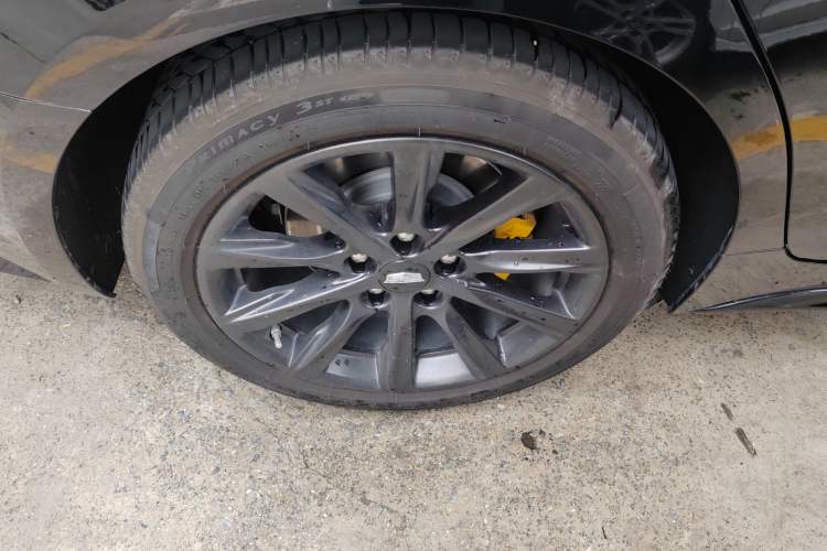 Used Cadillac CT5 2023 28T Luxury Edition (Standard Version) Right Rear Wheel Hub