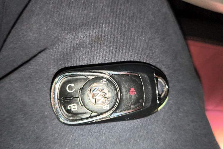 Used Buick Encore 2016 18T Automatic All-Wheel-Drive Flagship Model Vehicle Key