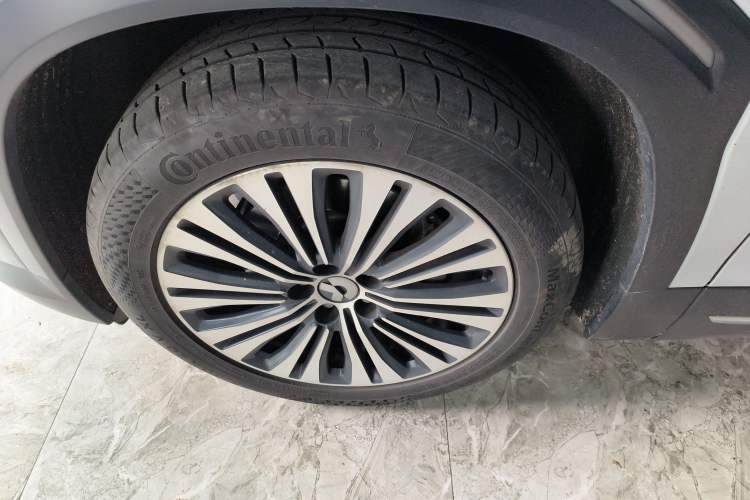 Used Nio EC6 2020 605 km Sport Edition Left Front Wheel Hub
