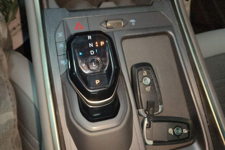 Used Ford Edge 2023 Ford Explorer L 2.0T EcoBoost Four-Wheel Drive 7-Seater Supreme Model Gear Lever