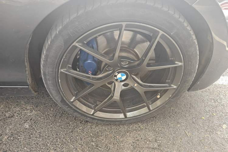 Used BMW 1 Series 2018 M140i Right Front Wheel Hub