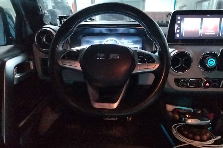 Used BAIC Off-Road BJ40 2023 2.0T Automatic Four-Wheel Drive Urban Hunter Edition Chivalrous Type Steering Wheel