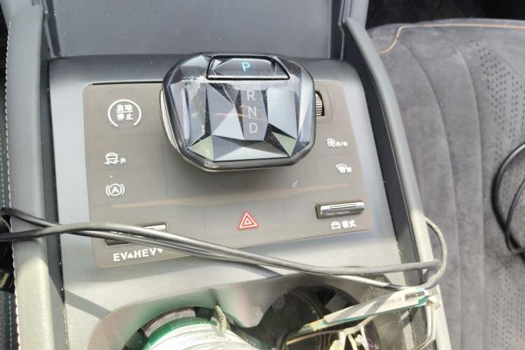 Used BYD Qin L 2024 DM-i 120KM Leading Model Gear Lever