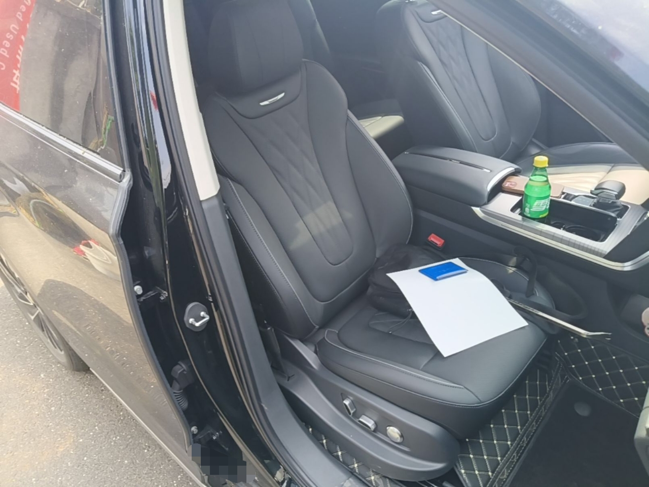 Hongqi HS7 PHEV 2024 2.0T PHEV Four-Wheel Drive Flagship Edition 6 Seats — снимка 19