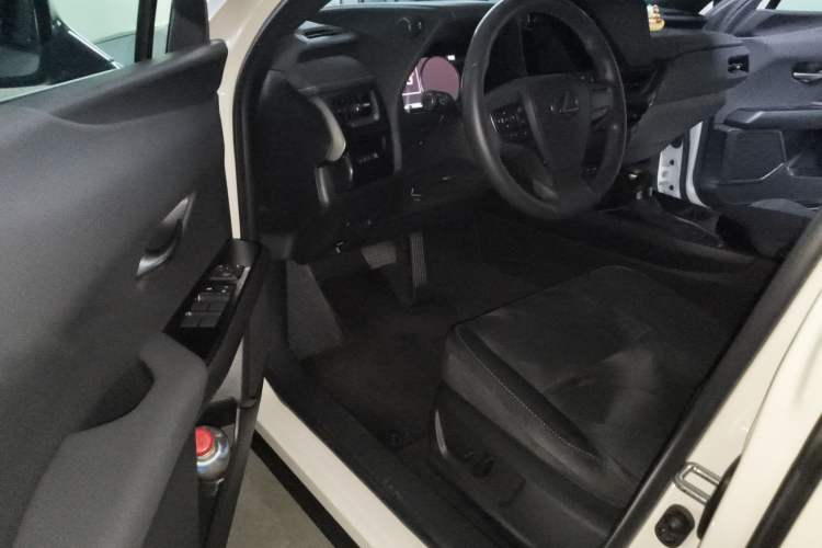 Used Lexus UX 2022 260h Explore-Cool Edition
