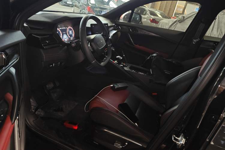 Used Lynk & Co 06 2021 1.5T Shero Pink Special Edition