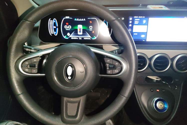 Used ORA Black Cat 2022 351 km Comfort Version Lithium Iron Phosphate Center Console