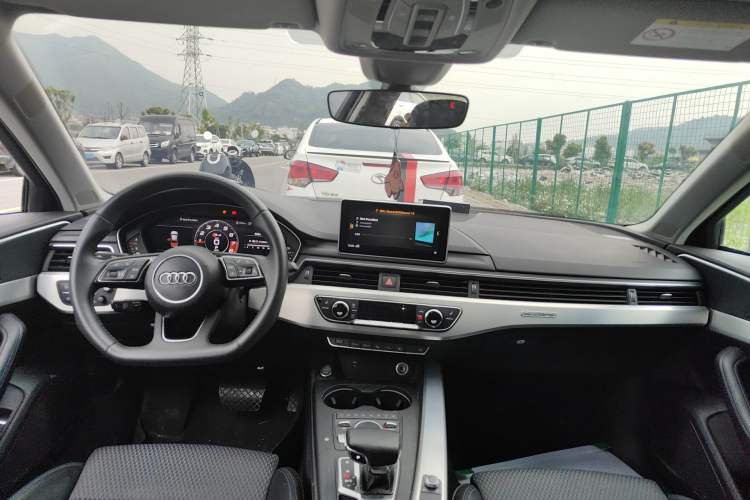 Used Audi A4L 2018 30th Anniversary Edition 45 TFSI quattro Sport model
