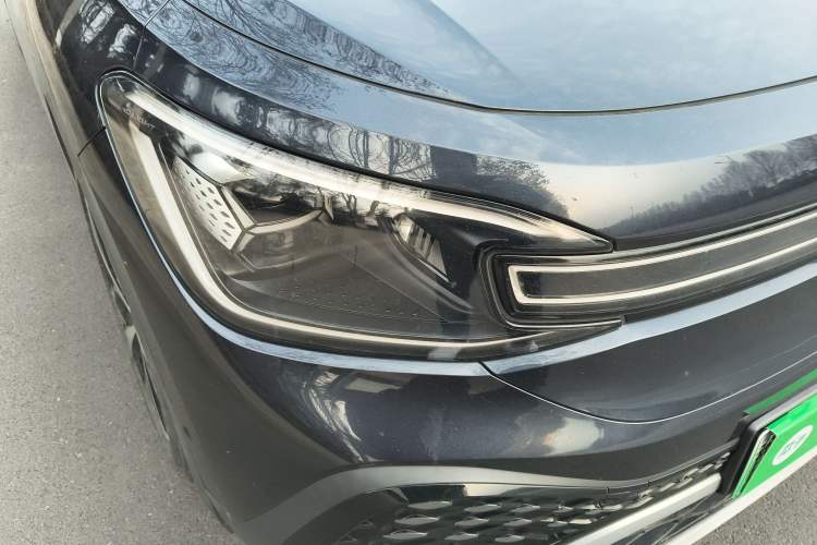 Used Volkswagen ID.6 CROZZ 2022 Long-Range PRO Edition Right Front Headlight