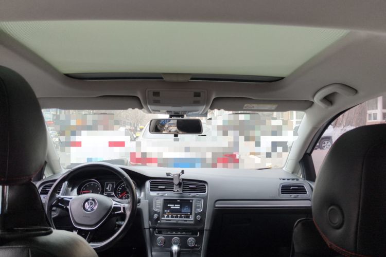 Used Volkswagen Golf 2017 1.6L Automatic Comfort Million-Vehicle Anniversary Edition
