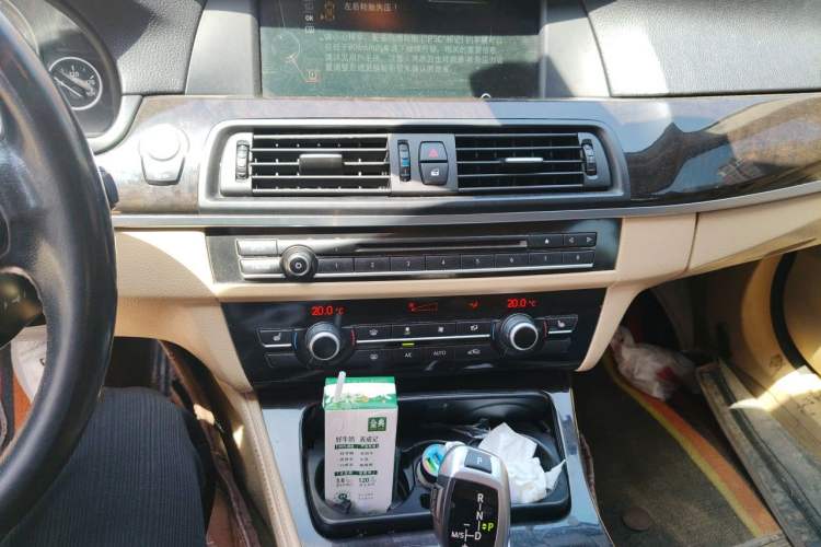Used BMW 5 Series 2013 525Li Luxury Model

