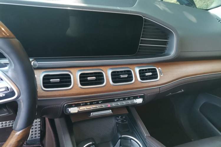 Used Mercedes-Benz GLS 2020 GLS 450 4MATIC Luxury Model Audio And AC Panel