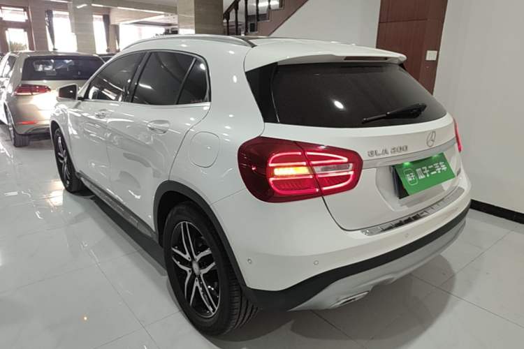 Used Mercedes-Benz GLA 2016 GLA 200 Fashion Model Exterior 2