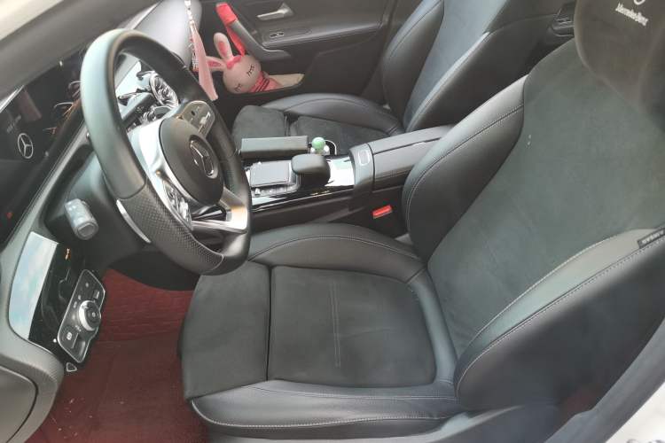 Used Mercedes-Benz A-Class 2022 Revised Version A 200 L Sport Sedan Fashionable Style