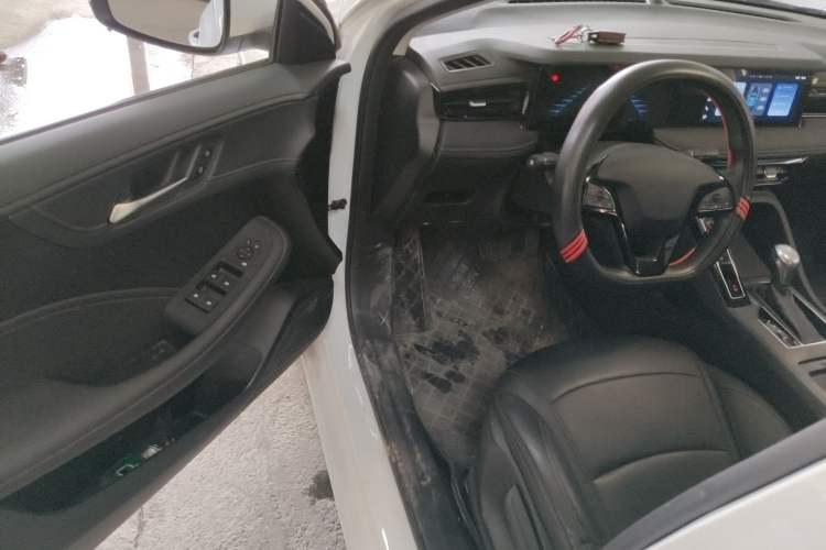 Used Roewe i5 2023 1.5L CVT Luxury Edition Driver Seat