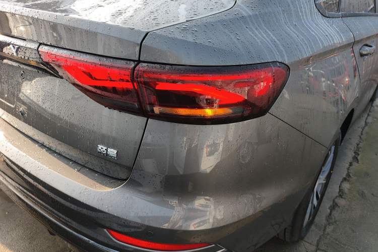 Used Geely Auto Emgrand 2025 4th Generation 1.5L CVT Longteng Edition Exterior 3