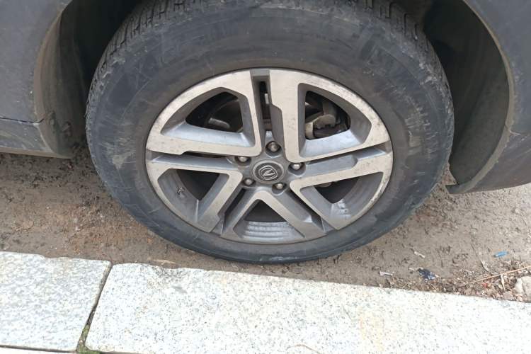 Used CHANGAN CS55 2019 1.5T Manual Colorful Model China VI Standard Right Front Wheel Hub