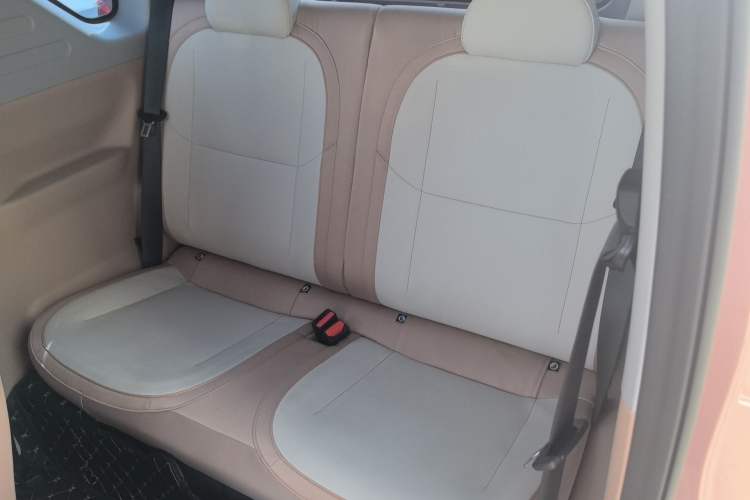 Used Geely Galaxy Panda 2024 Panda Mini 200km Endurance Bear Left Rear Seat