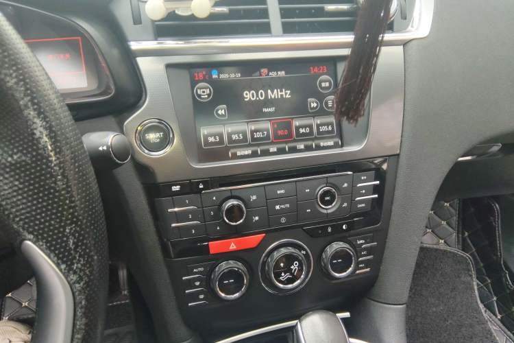 Used DS 6 2016 1.6T Luxury Edition THP160
