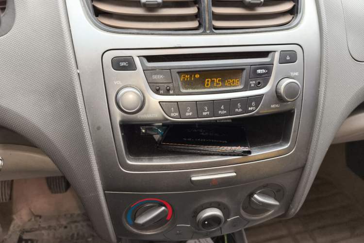 Used Chevrolet Sail 2011 Hatchback 1.4L Manual Happiness Edition