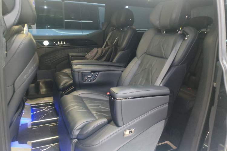 Used Zeekr 009 2024 7-Seater Walk-Through Version Four-Wheel Drive 108 kWh
